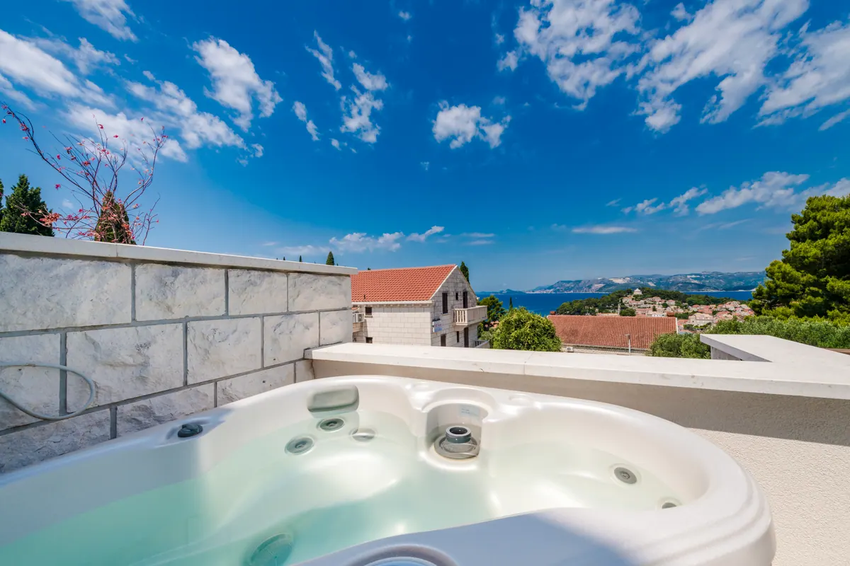 Terasa i jacuzzi